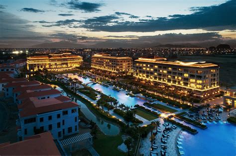 sheraton resorts world|International Hotels & Resorts .
